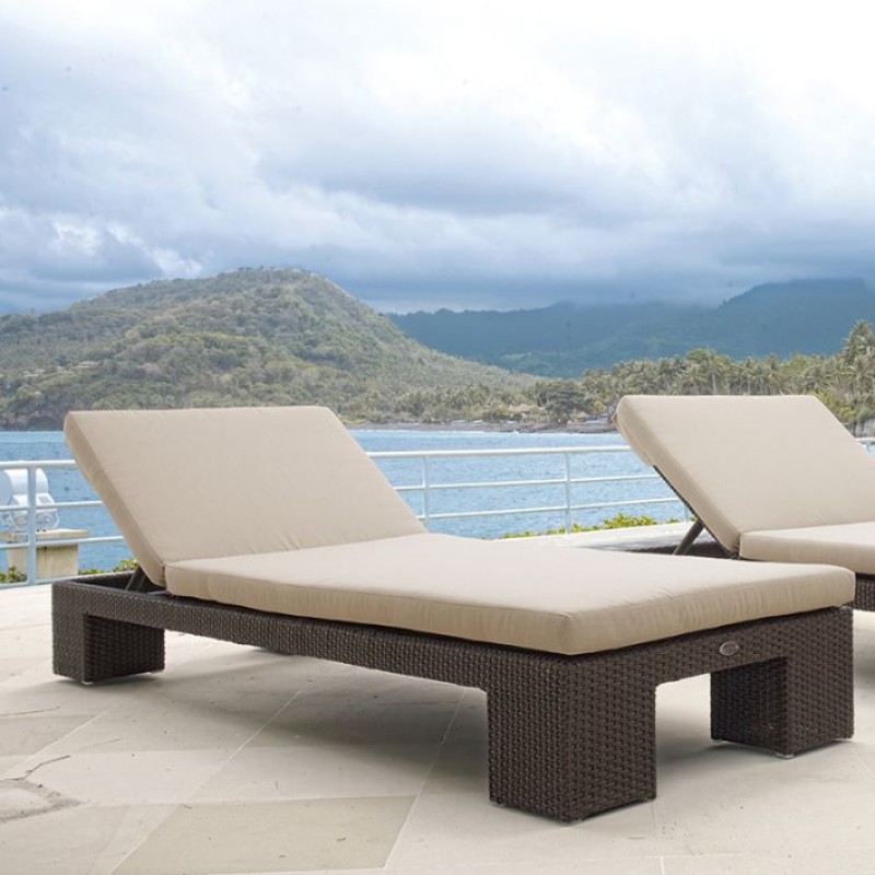 Chaise Lounger