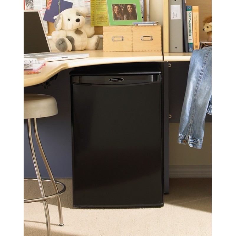 Designer 2.6 cu. ft. Compact Refrigerator LOG026A1BDD-6