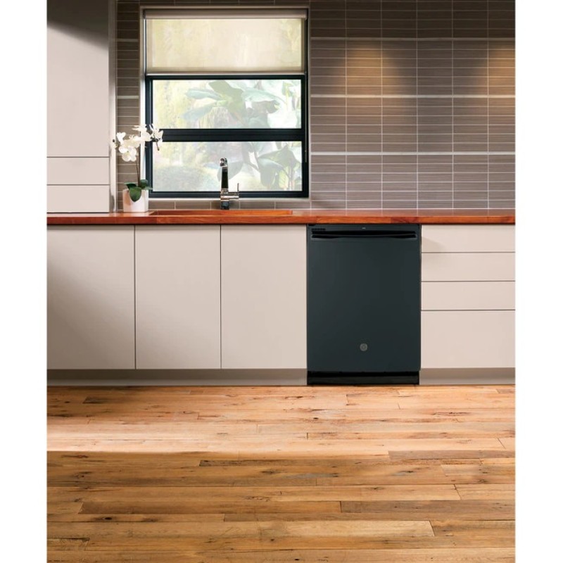 GE Top Control with Plastic Interior Dishwasher with Sanitize Cycle & Dry Boost