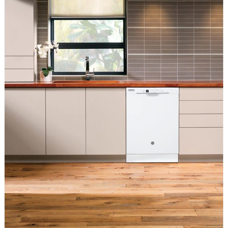 GE Front Control with Plastic Interior Dishwasher with Sanitize Cycle & Dry Boost